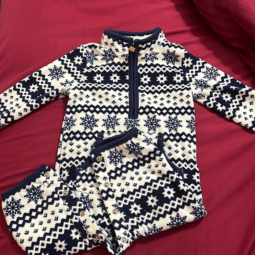 Like new! 6m snowflakes